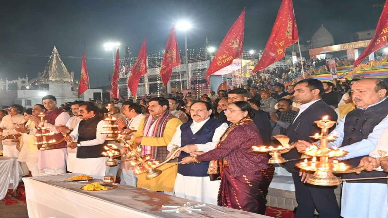 बसंत पंचमी पर ग्वारीघाट में भव्य नर्मदा महाआरती; मुख्यमंत्री डॉ. मोहन यादव और केंद्रीय मंत्री जे.पी. नड्डा ने की पूजा-अर्चना, प्रदेश की समृद्धि की कामना