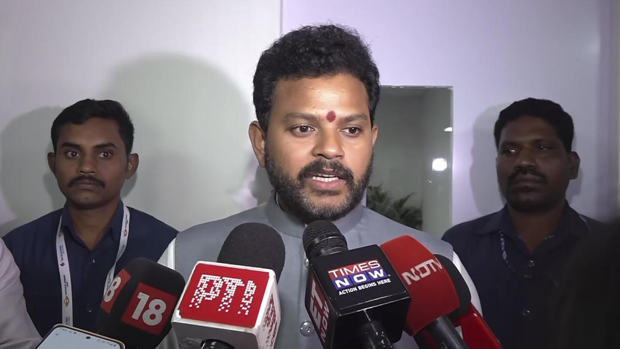 बारामती विमान हादसा: समय-आधारित जांच जारी, केंद्रीय मंत्री राम मोहन नायडू ने दी जानकारी, फायर ब्रिगेड की अनुपस्थिति पर बोले मंत्री, एयरस्ट्रिप के उपयोग को बताया कारण